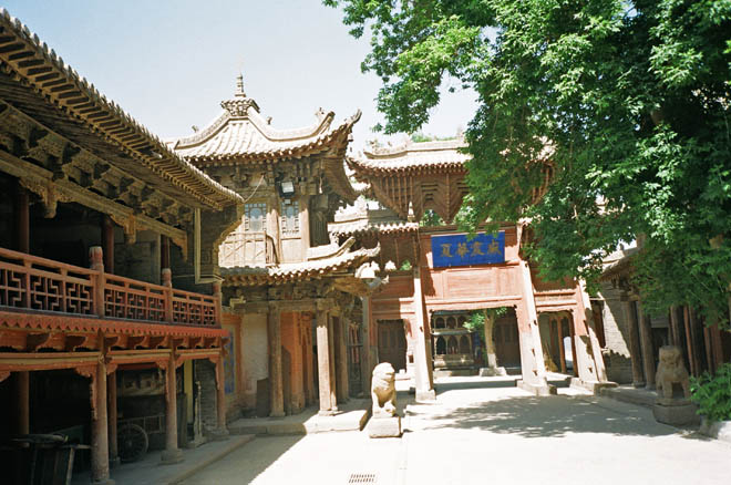 Old buildings near Great Buddha Temple