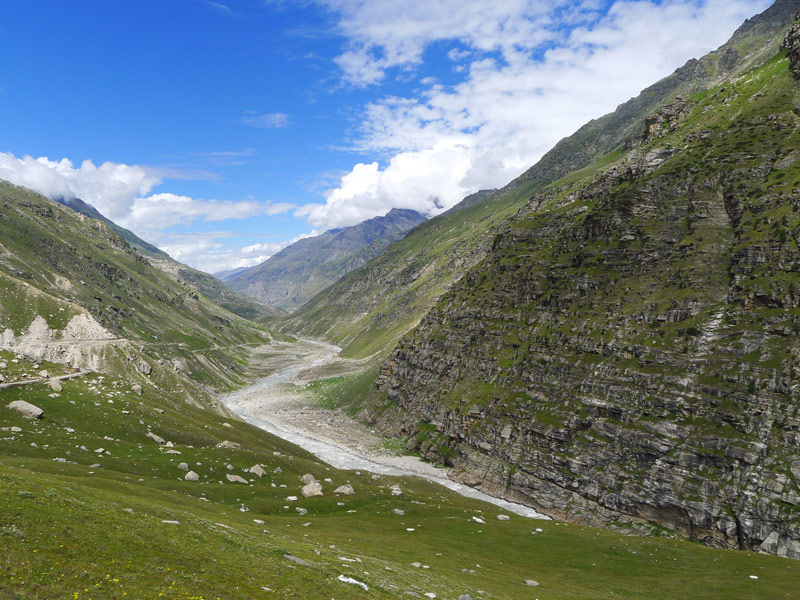 Road in Chandra valley before junction to  Rohtang highway