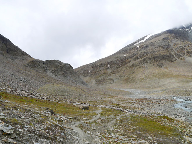 small valley comes from the pass to the Kurgiyakh river