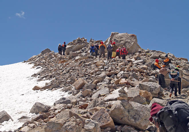 ascent to Drolma-la pass