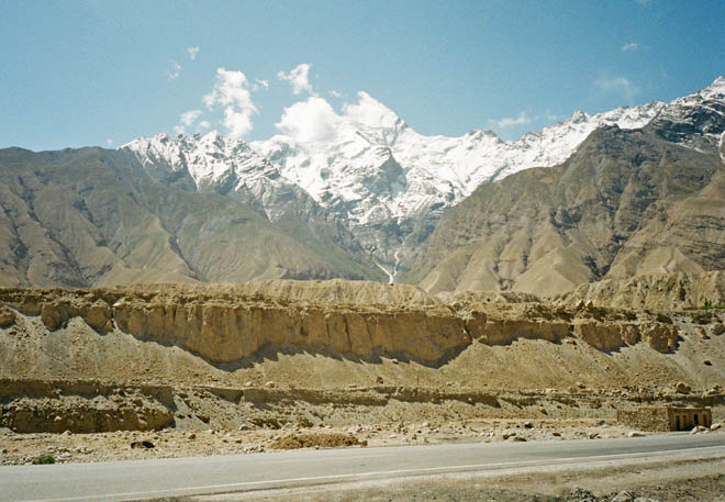 Kongur mountains over Ghezdarya gorge