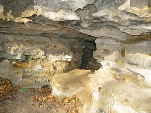 вход в одну из пещерок