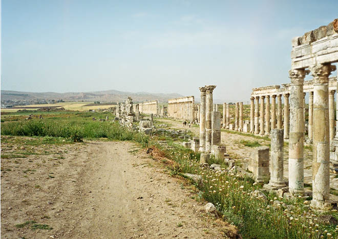 the colonnade and Al-Zawieh range
