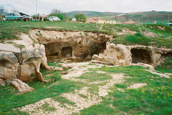 ruins near the entrance of the Ozkonak underground settlement