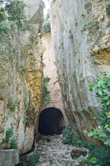 upper portal of the Vespasian - Titus tunnel